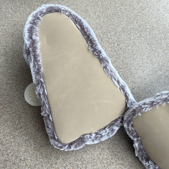 Slippers, Size Small/Medium, Gray, Super Soft!! - Picture 8 of 12